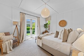 4 bedrooms, iron/ironing board, free WiFi