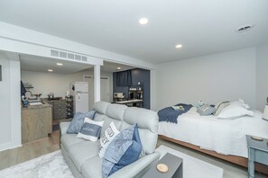 1 多间卧室、办公桌、熨斗/熨衣板、免费 WiFi