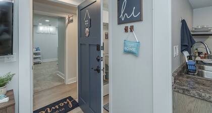 Warm Nest Inn - Newly remodeled spacious studio - across street from St Mary's