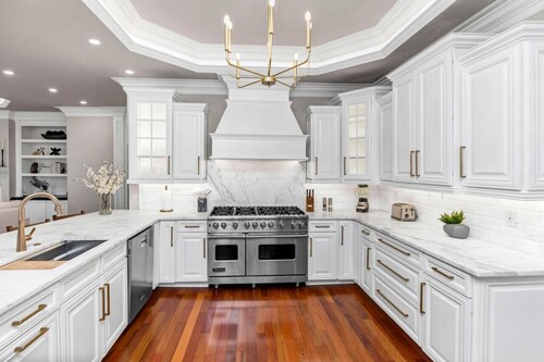 The Wren | 2 BR 2.5 BA | Newly Renovated w/ Hot Tub