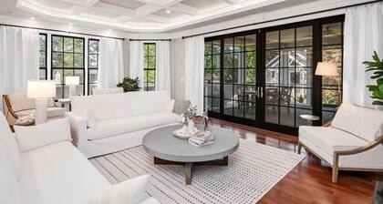 The Wren | 2 BR 2.5 BA | Newly Renovated w/ Hot Tub