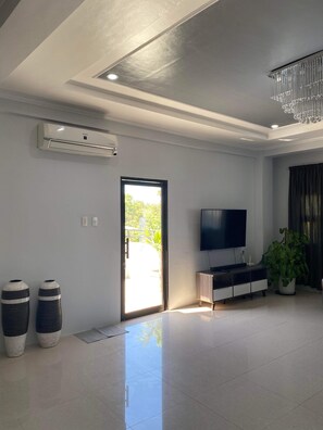Interior - Spacious Villa near Hundred Islands , Beaches and Resorts in Pangasinan, Phil. (Alaminos)