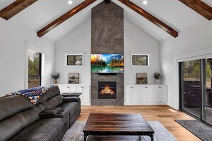 Smart-TV, Kamin, Computerbildschirme, Drucker