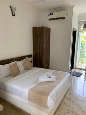 غرفة ديلوكس - بمنظر للمنتجع | مكتب ومساحة عمل للكمبيوتر المحمول وواي فاي مجانًا