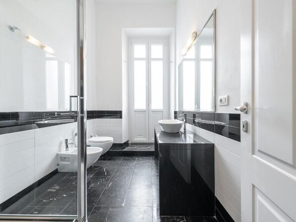 Junior Suite | Desk, laptop workspace, free WiFi - PLEY Cagliari Boutique Rooms (Cagliari)