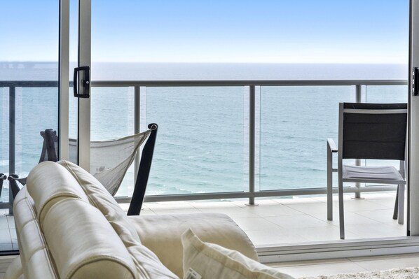 Interior - Comfy 2 Bedroom Apartment with Ocean View - Q Stay (Peninsula 32A - 3N - NB) (Surfers Paradise)