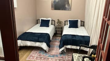 4 bedrooms, desk, iron/ironing board, free WiFi