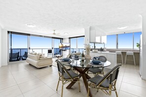 Interior - Lovely 2 Bedroom 2 Bathroom Ocean View Unit-Q Stay (Peninsula 32A - 7N - NB) (Surfers Paradise)