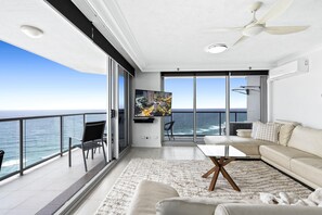 TV - Lovely 2 Bedroom 2 Bathroom Ocean View Unit-Q Stay (Peninsula 32A - 7N - NB) (Surfers Paradise)