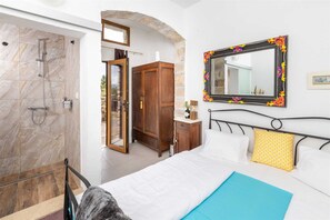 3 bedrooms, iron/ironing board, free WiFi, bed sheets - House of Freedom by aneo travel (Gdnij)