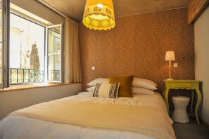 2 slaapkamers, een strijkplank/strijkijzer, internet, beddengoed