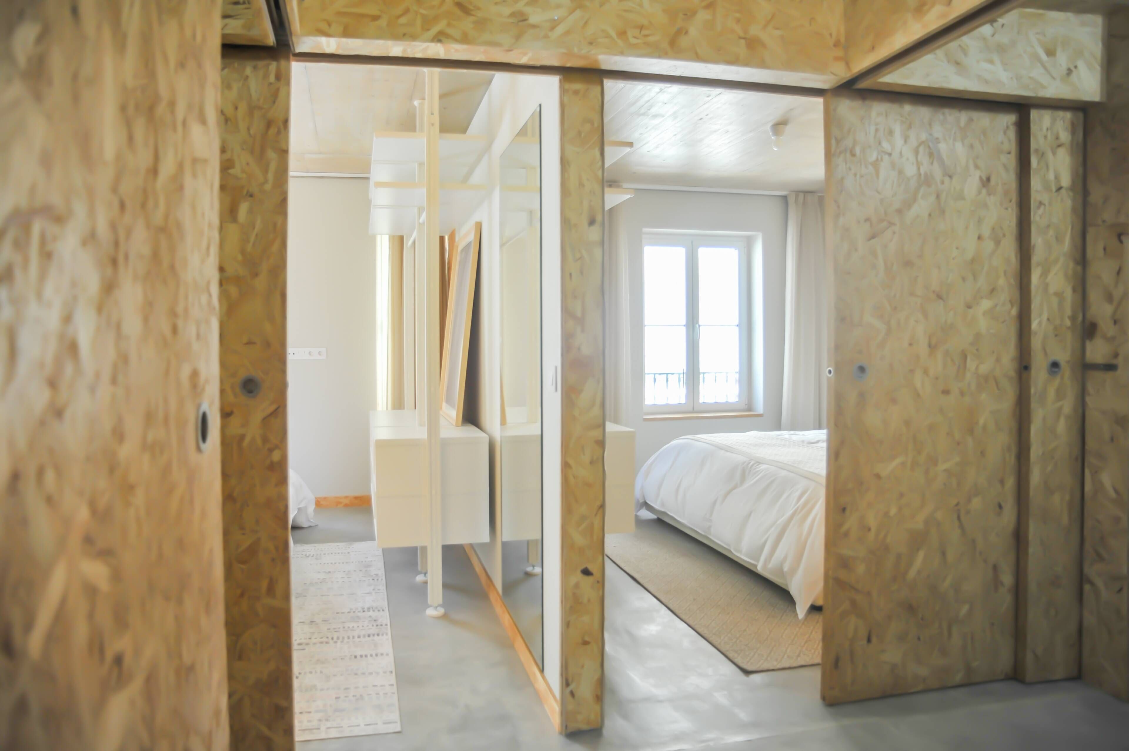 2 habitaciones, tabla de planchar con plancha y acceso a internet 