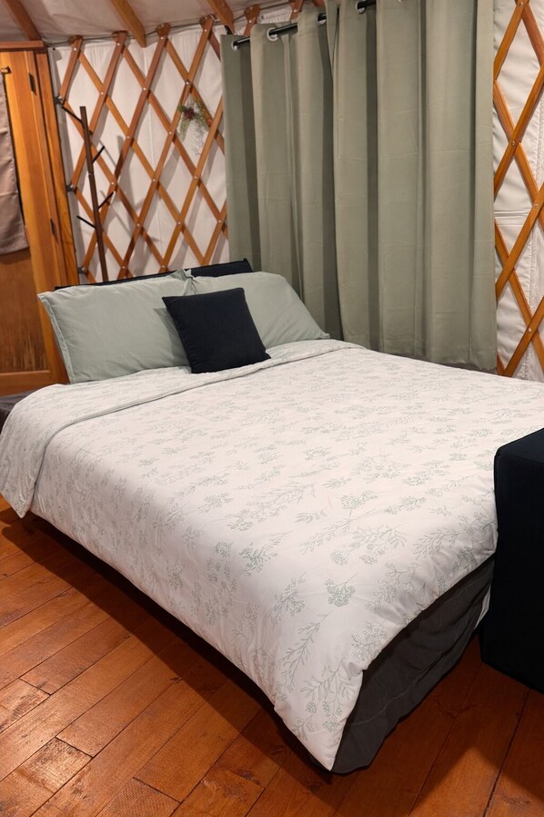 Free WiFi, bed sheets