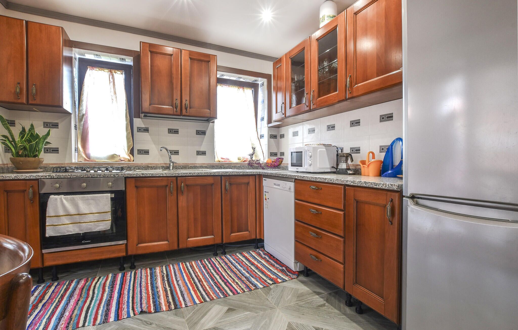 Kühlschrank, Herdplatte, Geschirrspüler