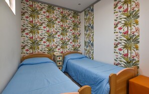 Vauvan matkasänky, ilmainen Wi-Fi, vuodevaatteet