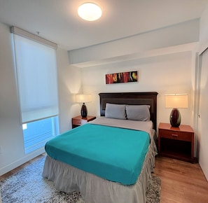 2 bedrooms, iron/ironing board, free WiFi, bed sheets - Stunning Boutique 2BR Apartment, Close to Everything with AC, fitness room, WiFi (Los Angeles)