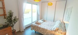 3 Schlafzimmer, Schreibtisch, Bügeleisen/Bügelbrett, kostenloses WLAN