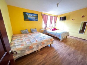 7 bedrooms, WiFi, bed sheets