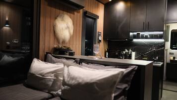 1 غرفة نوم ومساحة عمل للكمبيوتر المحمول وواي فاي مجانًا