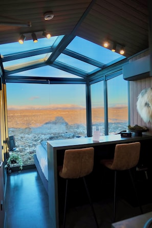 Classic Cabin, Mountain View | 1 bedroom, laptop workspace, free WiFi - Tiny Glass Lodge (Selfoss)