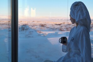 淋浴设施、免费洗浴用品、吹风机、浴袍