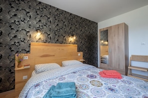 3 Schlafzimmer, Reisekinderbett, kostenloses WLAN, Bettwäsche