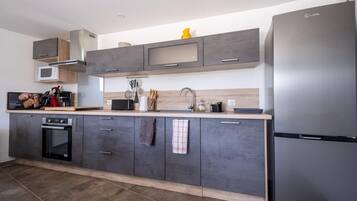 Fridge, microwave, oven, dishwasher