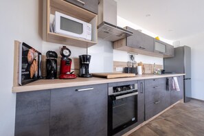 Frigorifero, microonde, forno, lavastoviglie