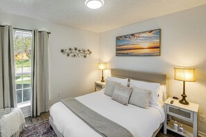 3 habitaciones, tabla de planchar con plancha, cuna de viaje y internet 