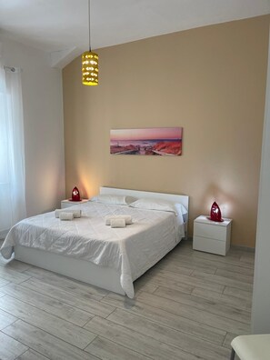 2 bedrooms, WiFi, bed sheets - Apartment with Mountain View (TROPEA)