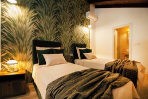 4 bedrooms, iron/ironing board, travel cot, WiFi