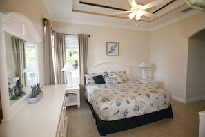 3 bedrooms, desk, iron/ironing board, free WiFi