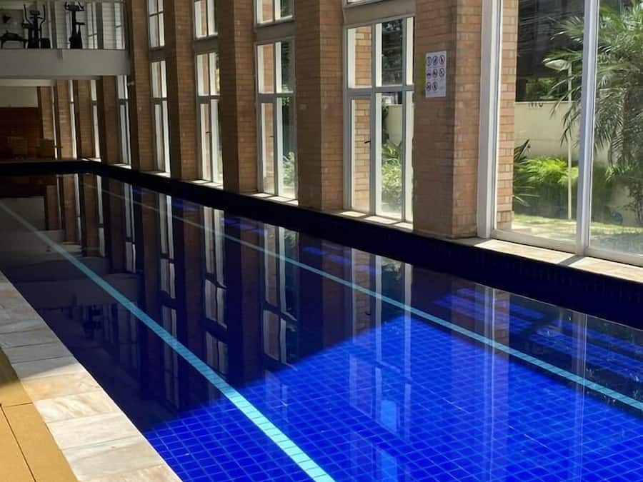 Una piscina techada