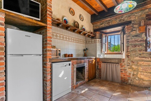 Apartment 'La Breval' with Mountain View, Private Terrace and Private Garden