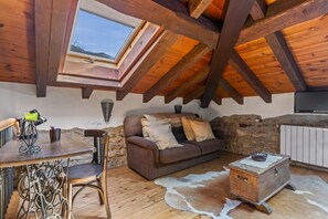 TV, fireplace, DVD player