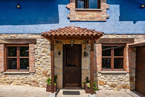 Country House 'La Campanona' with Mountain View, Private Terrace and Wi-Fi