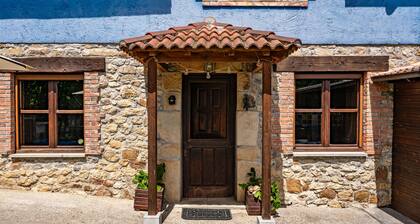 Country House 'La Campanona' with Mountain View, Private Terrace and Wi-Fi
