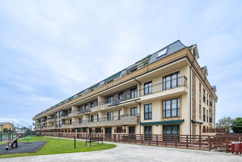 Apartment 'San Miguel Reinante' with Mountain Views, Pool and Wi-Fi
