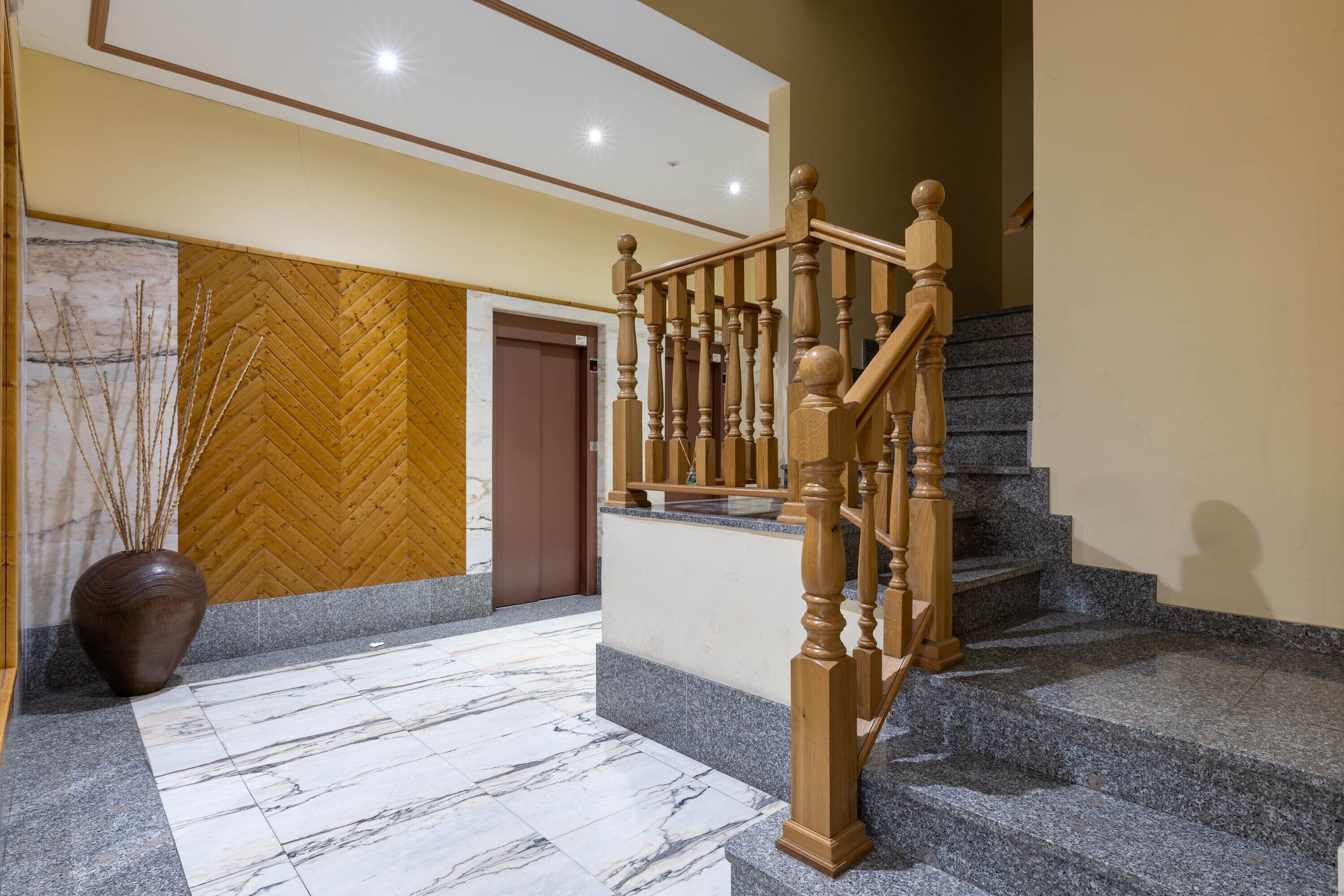 المنشأة من الداخل