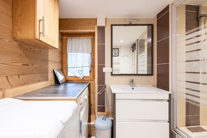 Douche, séchoir à cheveux