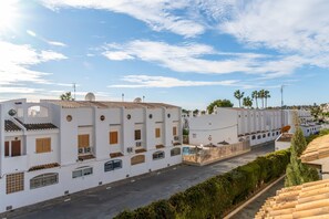 Exterior - Apartment 'Casa Reina Arriba Fewo Cabo Roig' with Shared Pool, Wi-Fi and Air Conditioning (Orihuela)