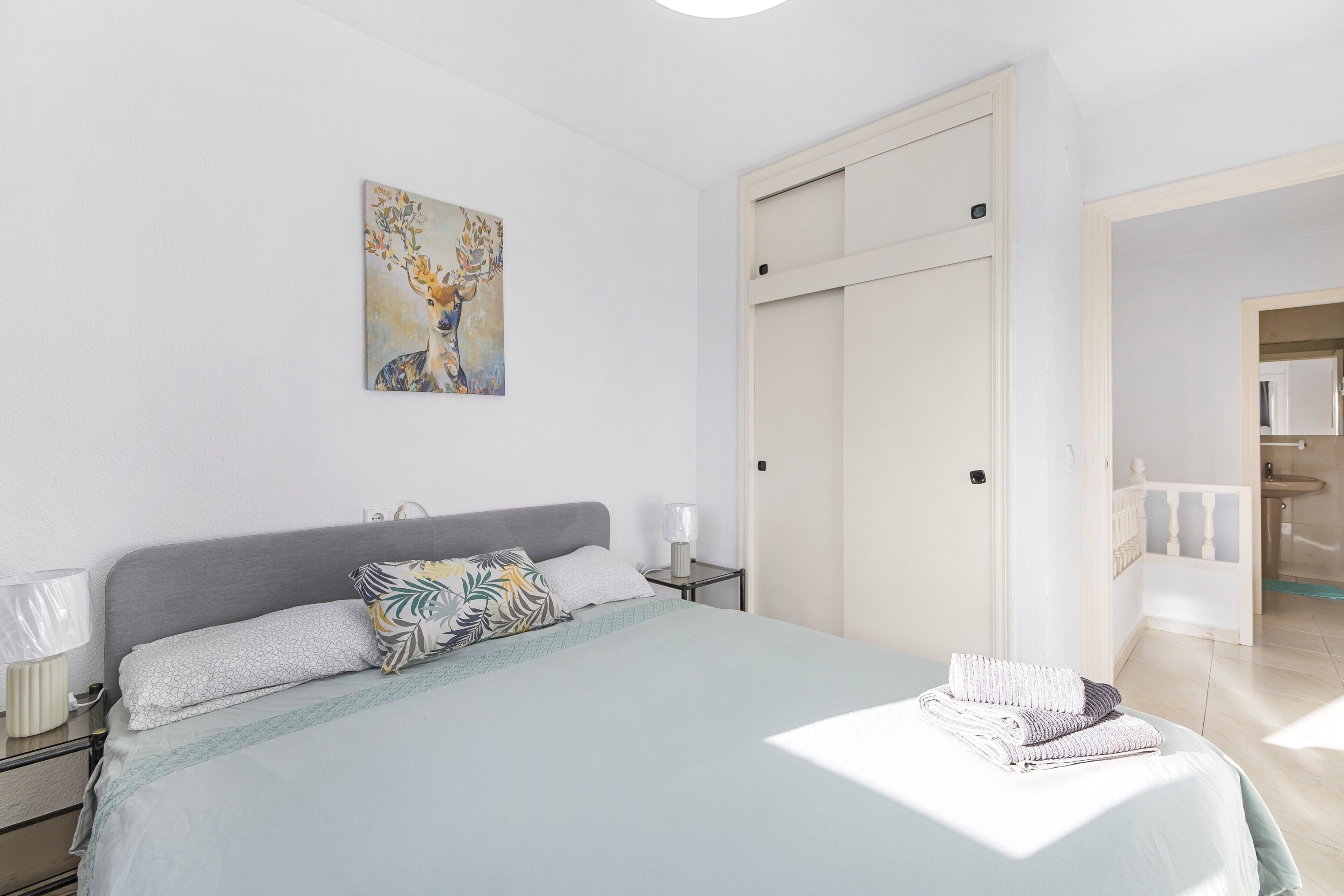 3 chambres, fer et planche à repasser, Wi-Fi gratuit, draps fournis