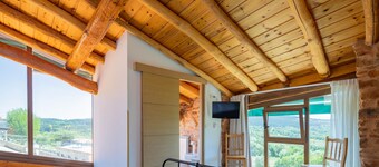 Cottage 'Tunino' with Mountain View, Shared Pool and Wi-Fi