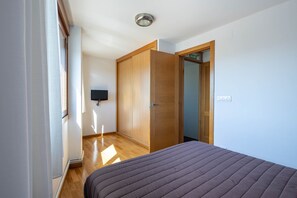 3 chambres, accès au Wi-Fi (inclus), literie fournie