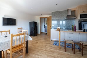 Dining - Casa 'Do Sil' with Shared Pool, Shared Terrace, and Wi-Fi (Monforte de Lemos)