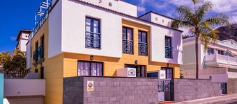 Apartment 'Nautilus 1' with Sea View, Private Terrace and Wi-Fi