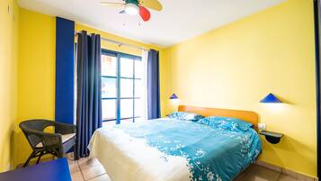 1 slaapkamer, een strijkplank/strijkijzer, gratis wifi, beddengoed