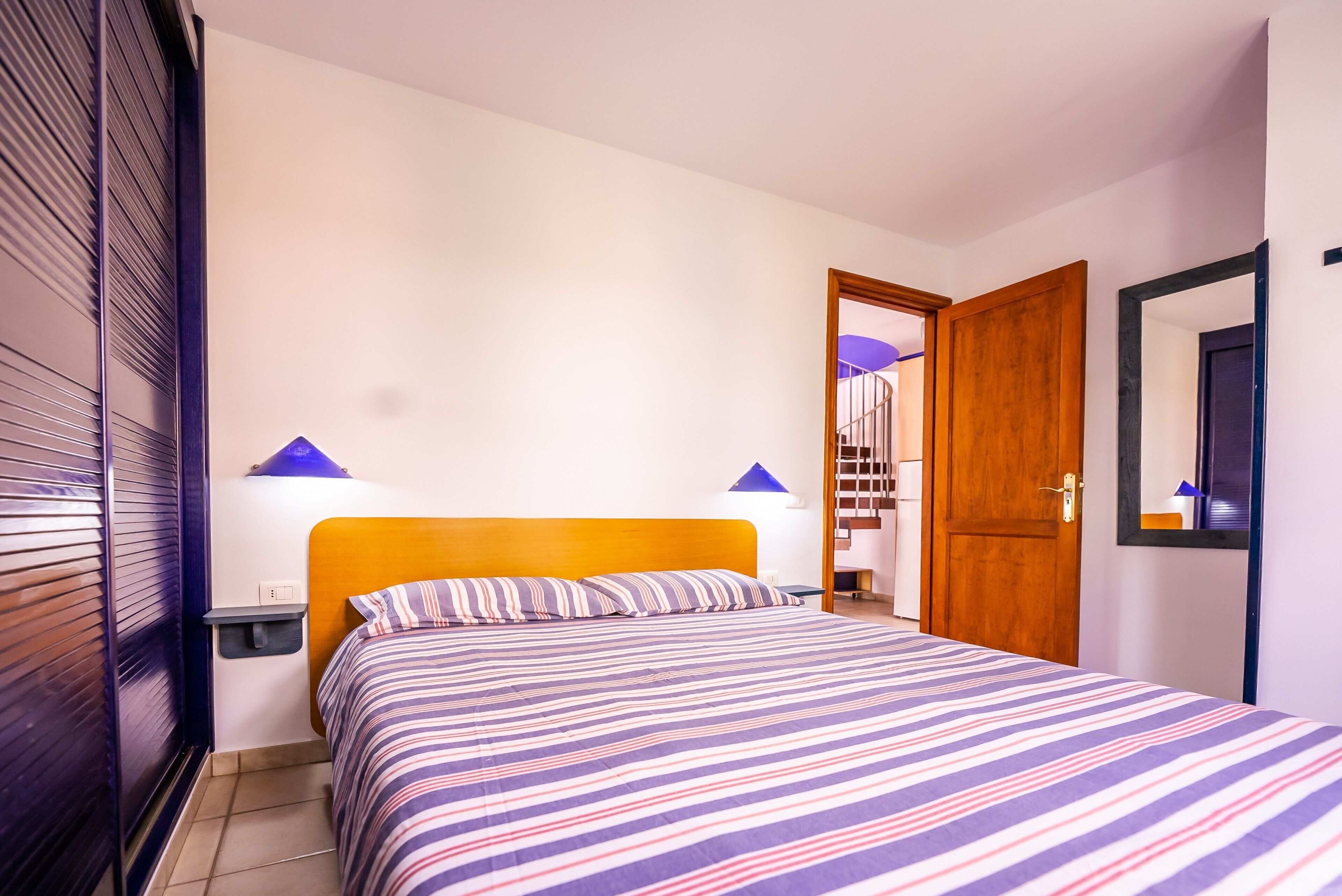 2 chambres, fer et planche à repasser, Wi-Fi gratuit, draps fournis