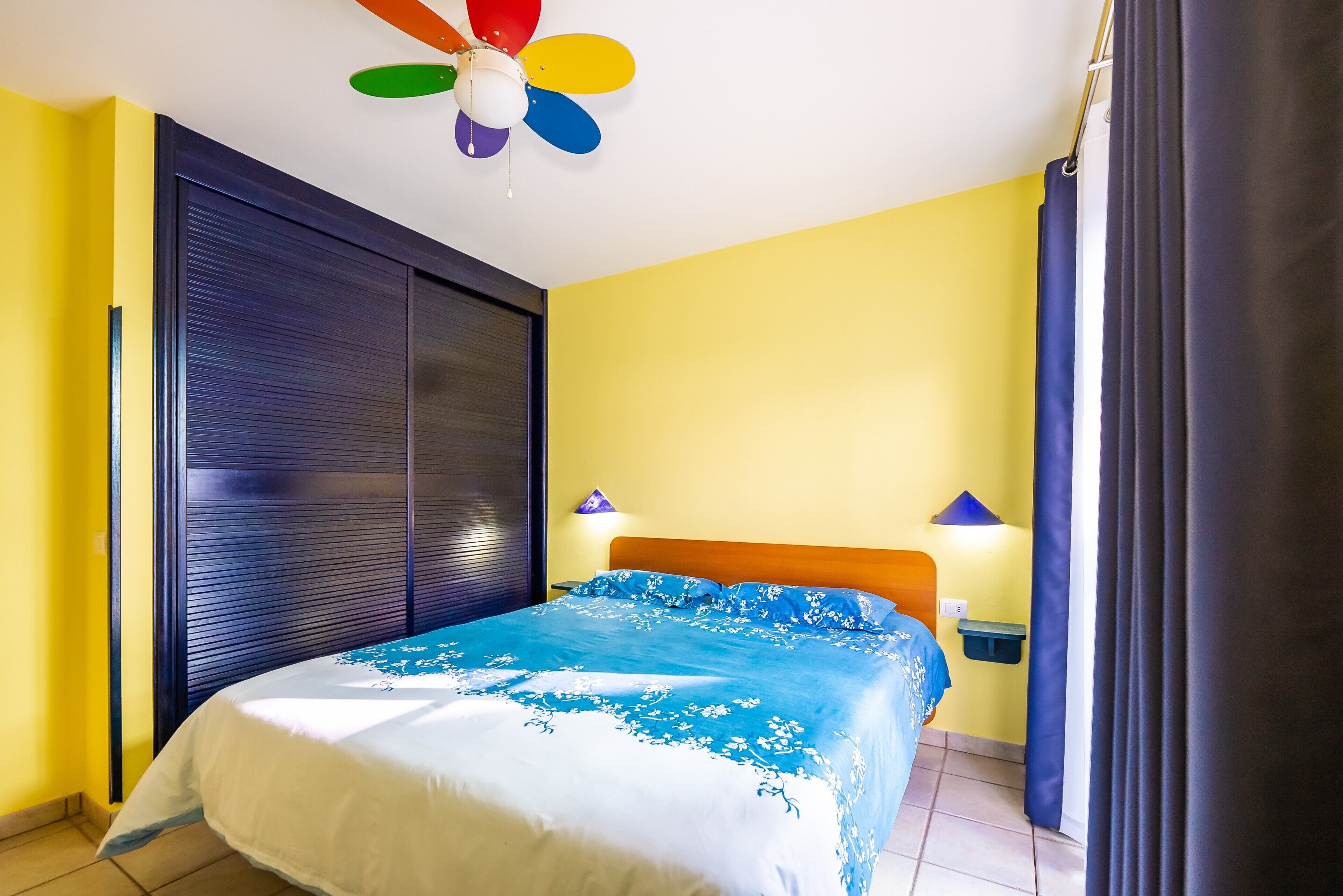 1 chambre, fer et planche à repasser, Wi-Fi gratuit, draps fournis