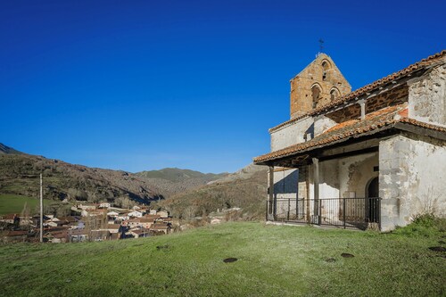 Country House 'Lope' with Mountain View, Private Garden and Wi-Fi